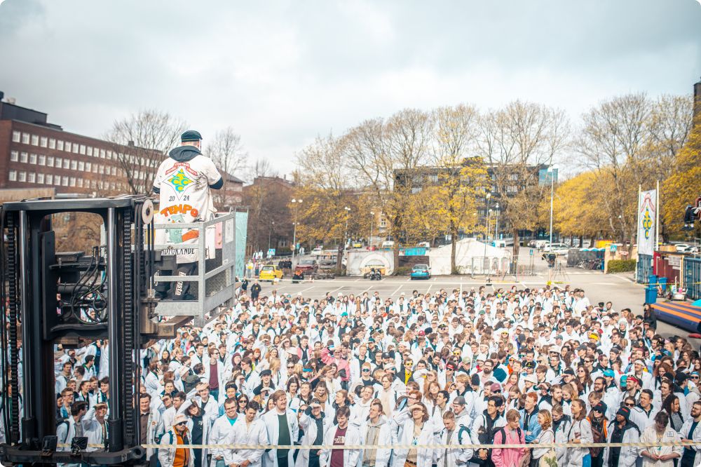 Byggplatsen Dag 1