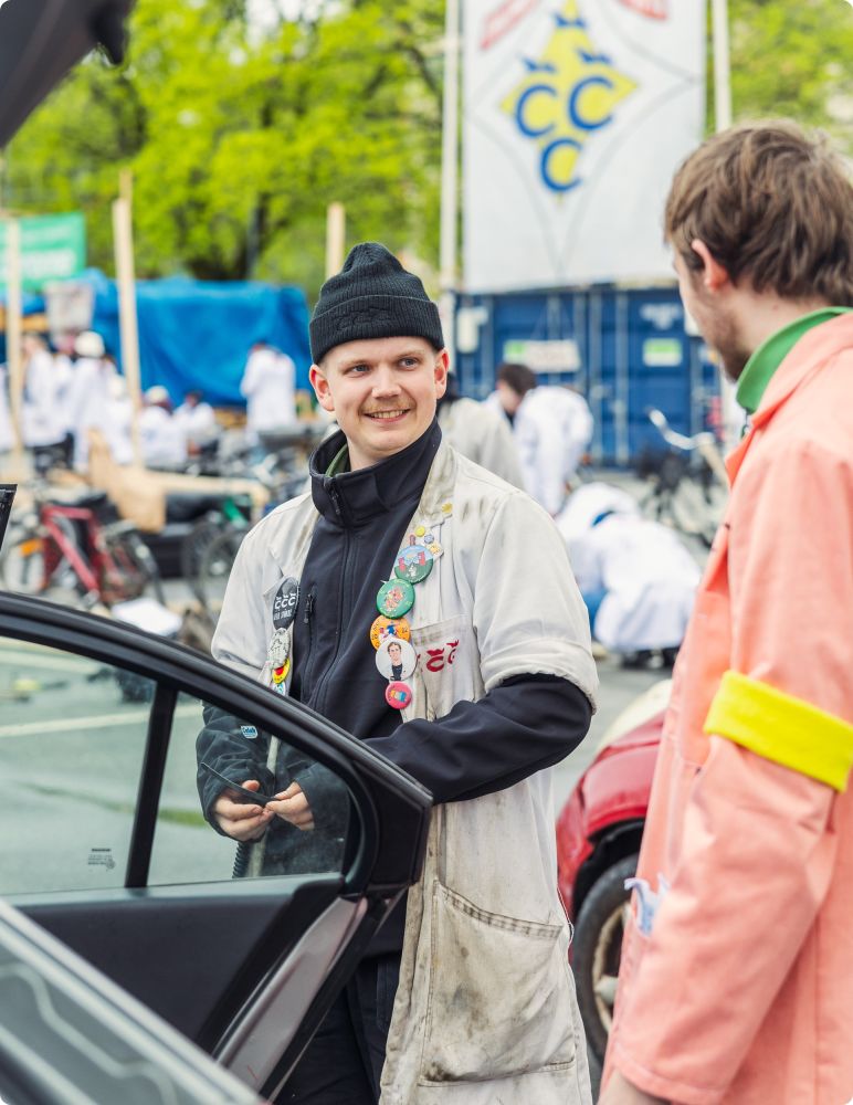 Byggplatsen Dag 1