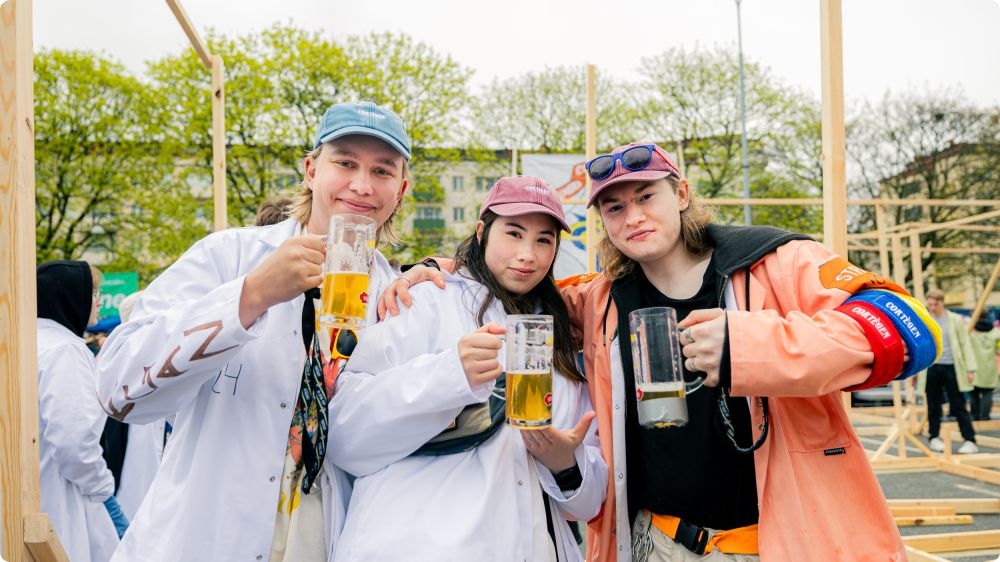 Byggplatsen Dag 1