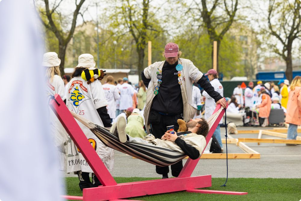 Byggplatsen Dag 1